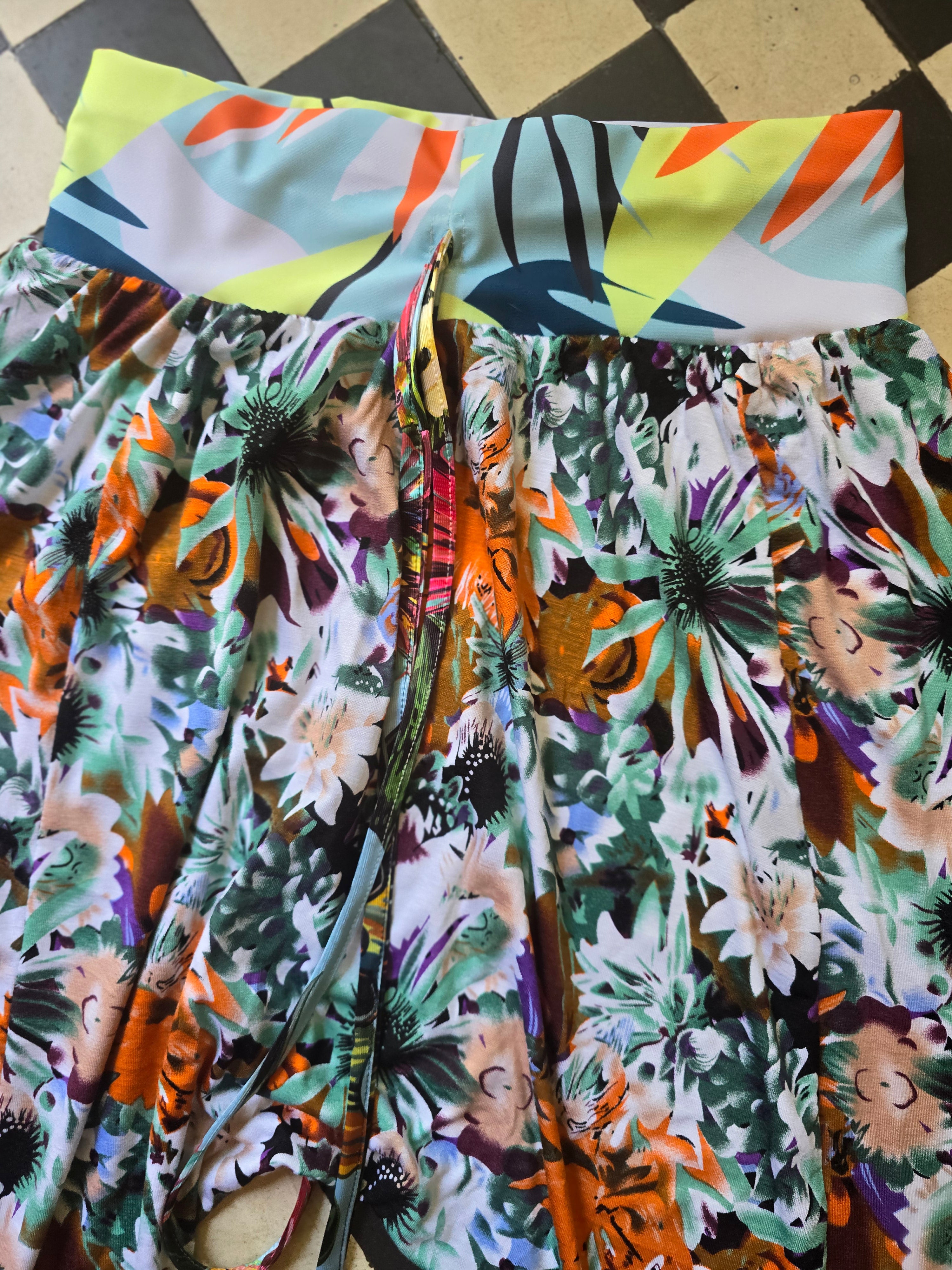 The BEACH BROEK FLORAL S/M